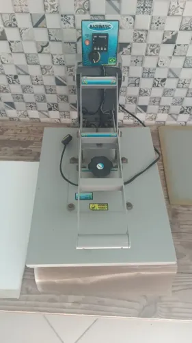 Vendo prensa nova,manual fabricante aceito proposta parcelo cartao *34 ZAP