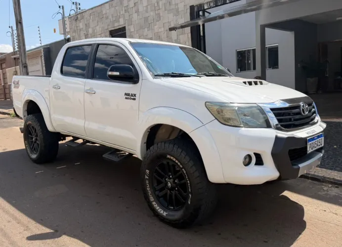 Toyota Hilux CD Limited 4X4 3.0 TDI Diesel Aut. 2015