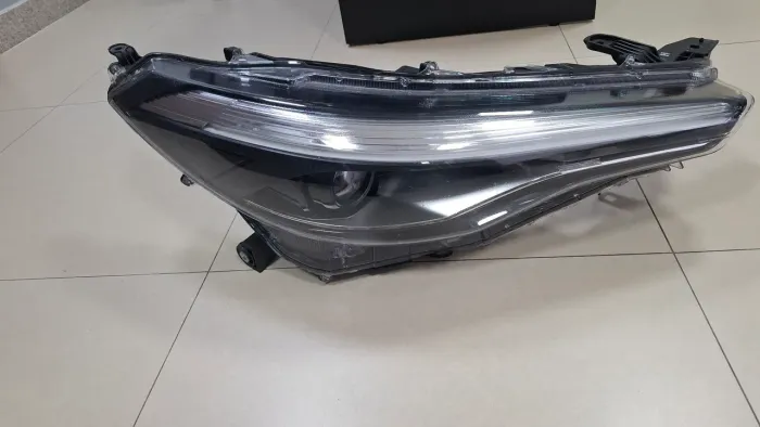 Farol lado direito genuíno Corolla Cross Xrx 2023