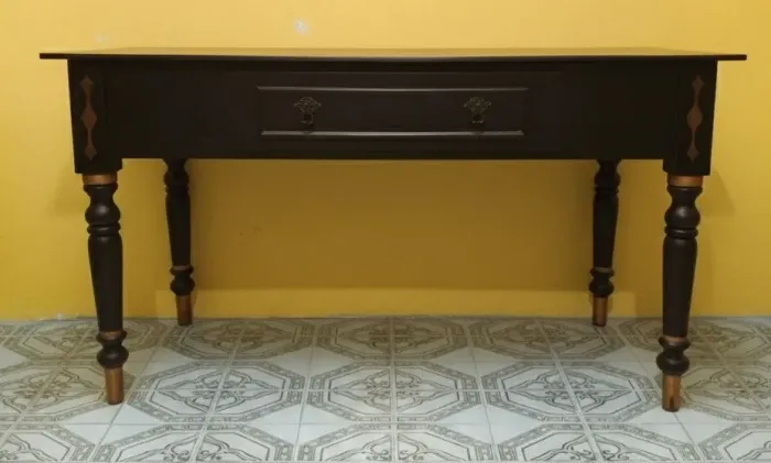 Mesa aparador estilo colonial