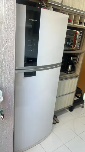 Geladeira Frost Free BRASTEMP BRANCA ÓTIMO ESTADO.
