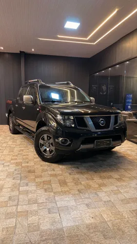 Nissan Frontier SV AT. CD 4X4 2.5 TB Dies. Aut. 2015