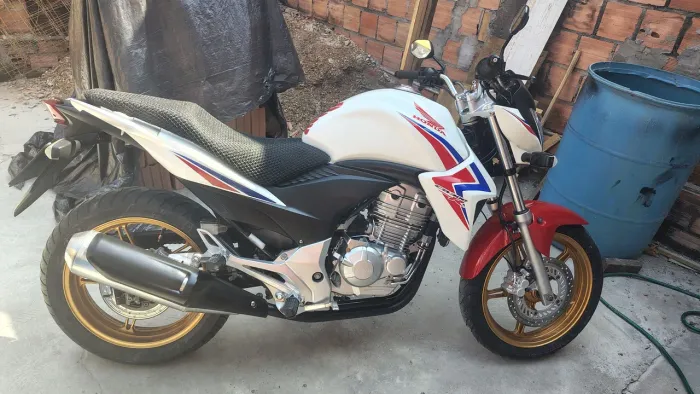CB 300r seminova
