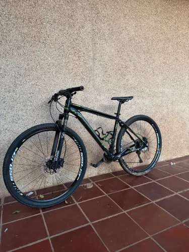 Vendo bike TFC aro 29 Deore 11v - Oportunidade