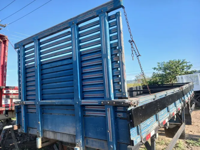 Carroceria 220 por 6.20 de comprimento