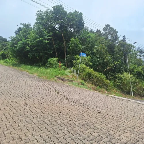 Terreno na serra gaúcha com 465 m2 em área residencial de constante valorização.