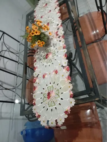 Mesa de vidro com 6 cadeiras