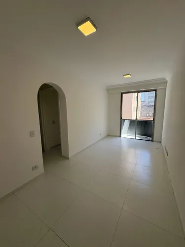 Apartamento reformado para locação no Itaim Bibi