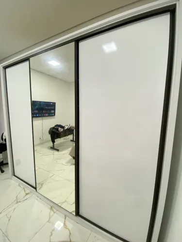 Guarda roupa de casal