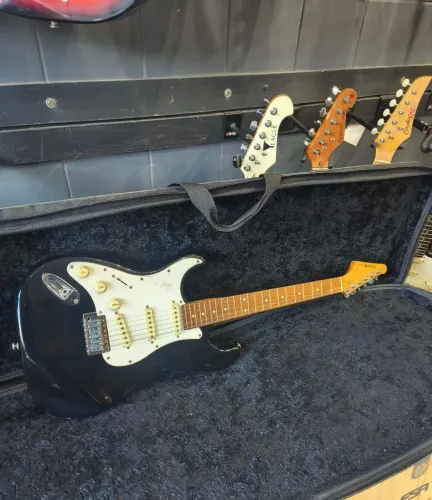 Guitarra canhota Suzuki SST-1 LH VENDO OU TROCO