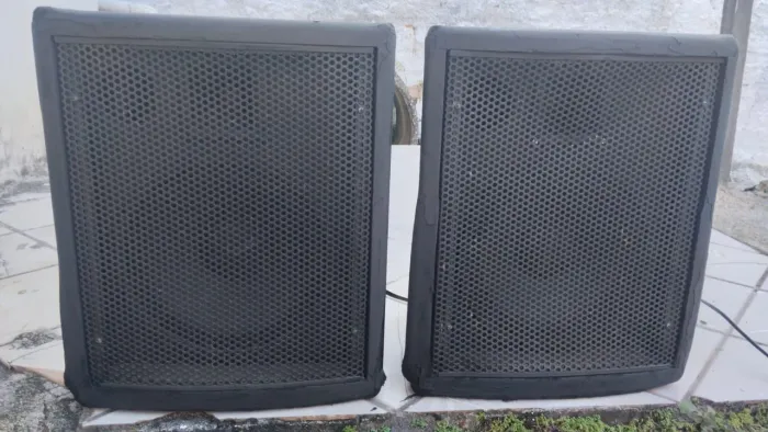 Duas caixas de som - Ativas 12"