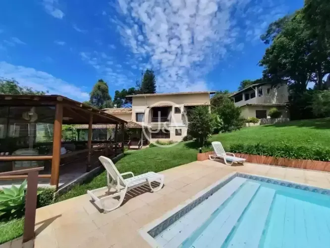 Casa para venda com 5 quartos, 1383m² - Araras - Petrópolis/RJ