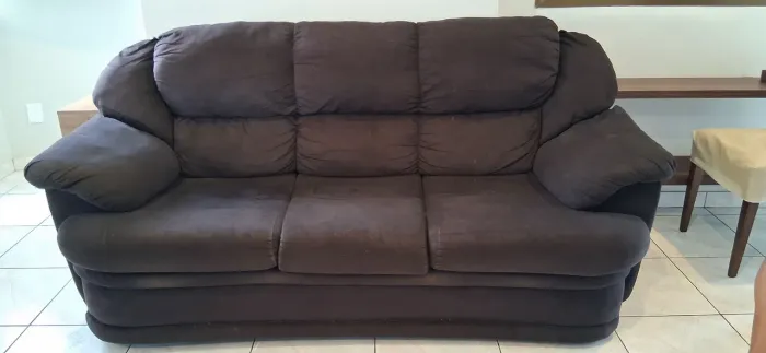 Sofá 3 lugares Marrom 