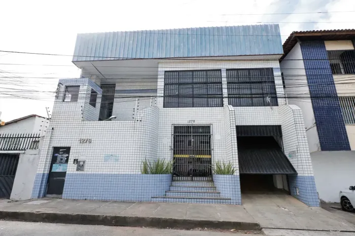PREDIO COMERCIAL - 528 mt²- EXCELENTE ,NA JAIME BENEVOLO -BAIRRO DE FATIMA - Fortaleza -
