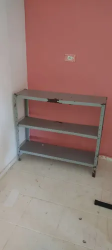 Estante de aço