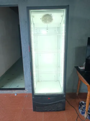 Freezer vertical 110