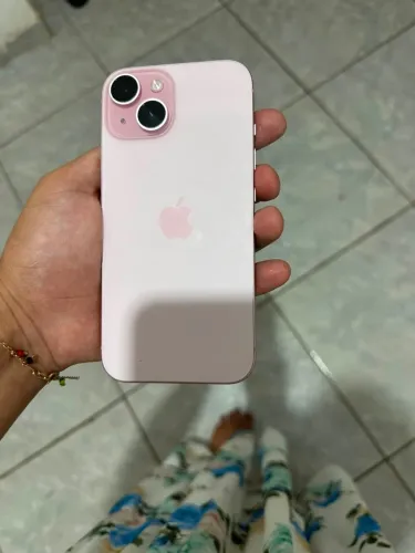 Vendo iPhone 15rosê semi novo 