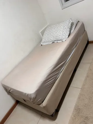 Cama de solteiro (base + colchão)