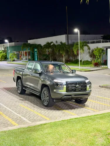 Triton HPE 2027 zero km. Emplacada