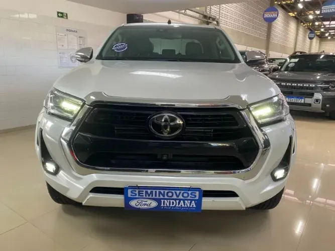 Toyota Hilux CD SRX Plus 4X4 2.8 TDI Die. Aut. 2024