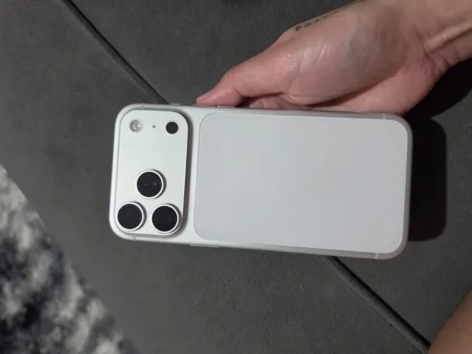 iPhone 17 pro max
