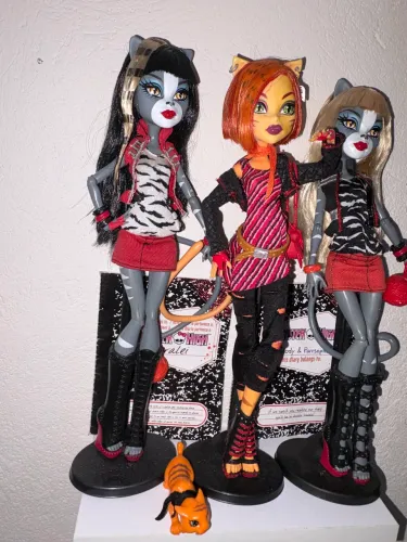 Melody, Pursephone n Toralei Monster High