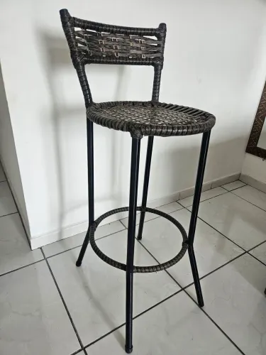 4 Banquetas Altas de Ferro Preto com Assento Trançado - Área Gourmet
