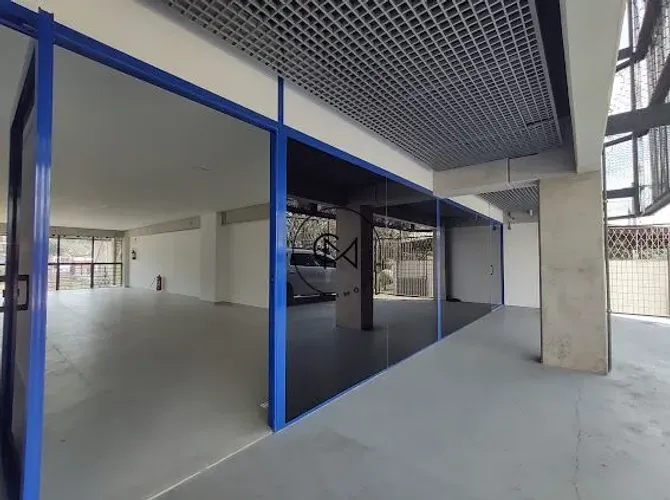 Sala Comercial Térrea para Alugar no Centro de Cotia  Pronta para Uso!