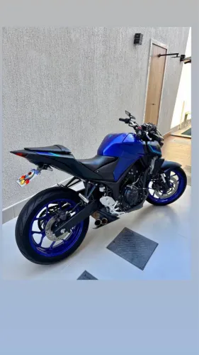 Yamaha MT 03 de garagem