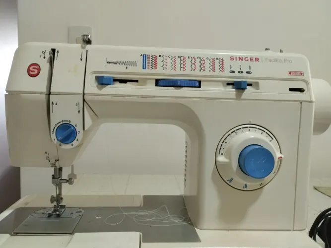 Máquina de Costura Singer facilita pro
