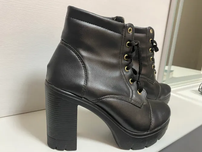 Coturno Preto Feminino