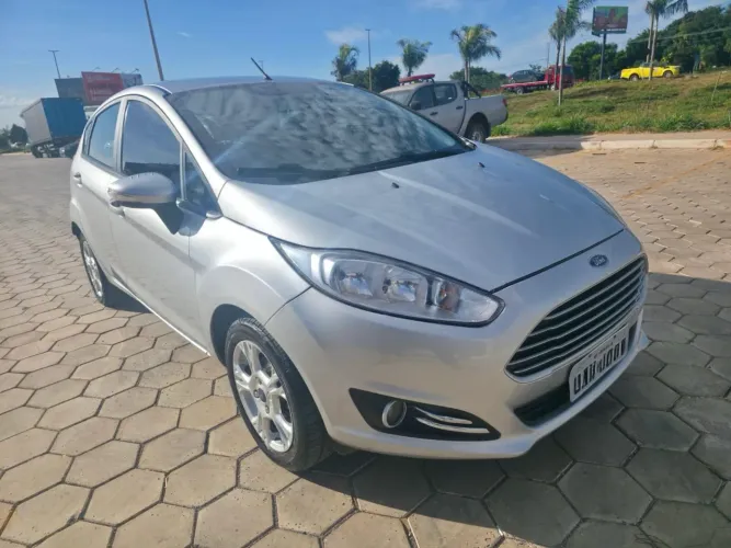 Ford Fiesta 1.5 16V Flex Mec. 5P 2015