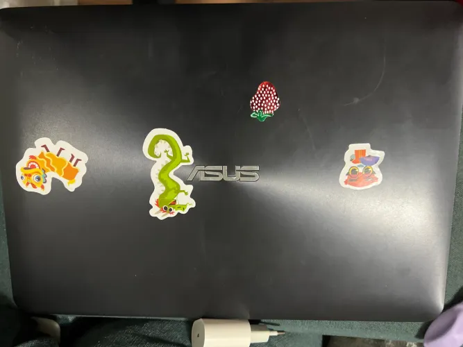 Notebook Asus  700 reais 