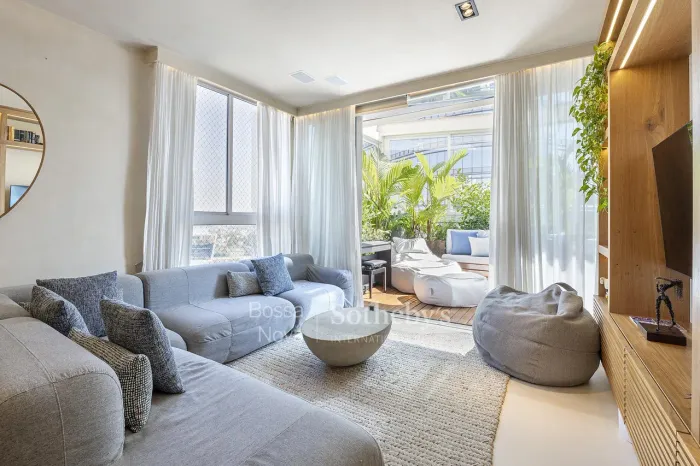 Cobertura duplex mobiliada com jacuzzi e espaço gourmet