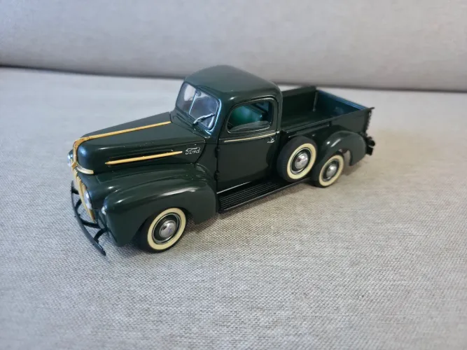 MINIATURA FORD PICKUP 1942 - THE FRANKLIN MINT