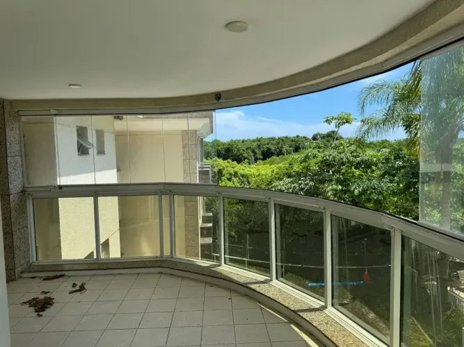 Excelente apartamento no condomínio La Place na Barra da Tijuca com 112 m², 3 quartos e 2 
