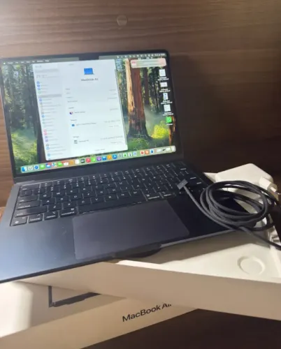 Apple Macbook Air M2 Preto (Pouco uso)