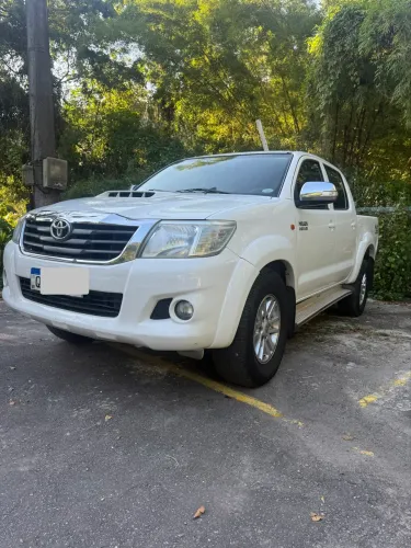 Toyota Hilux CD SR D4-d 4X4 3.0 TDI Dies Aut. 2014