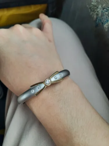 Bracelete em metal inoxidável 