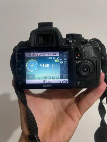 NIKON 3100
