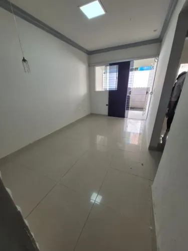 Casa com 45m² reformada porcelanato exelente localização - na Iputinga | Agende sua visita