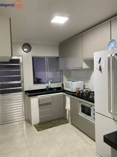 Casa com 3 dormitórios à venda, 140 m² por R$ 636.000 - Parque Califórnia - Jacareí/SP