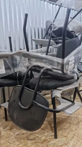 Cadeira universitária fixa com prancheta - Corano preto