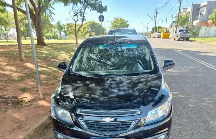 Chevrolet Onix Hatch LTZ 1.4 8V Flex Power Mec. 4P 2014