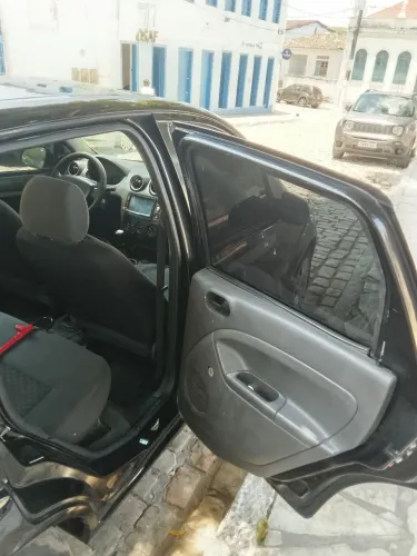Vendo carro fiesta 2006