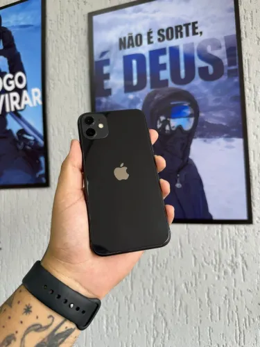 iPhone 11 64GB Aparelho impecável, tudo funcionando perfeitamente.