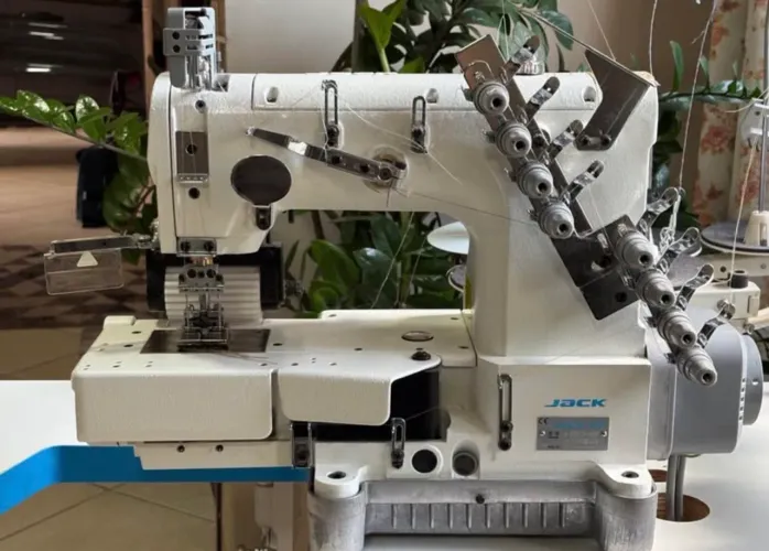 Máquina de costura catraca 