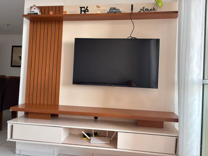 Painel para TV com gavetas