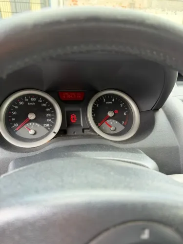 Renault Megane Sedan Dynamique Hi-flex 1.6 16V 2009