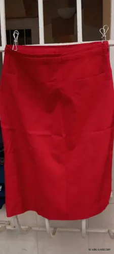 Blazer,saia e calça CORI vermelho.
